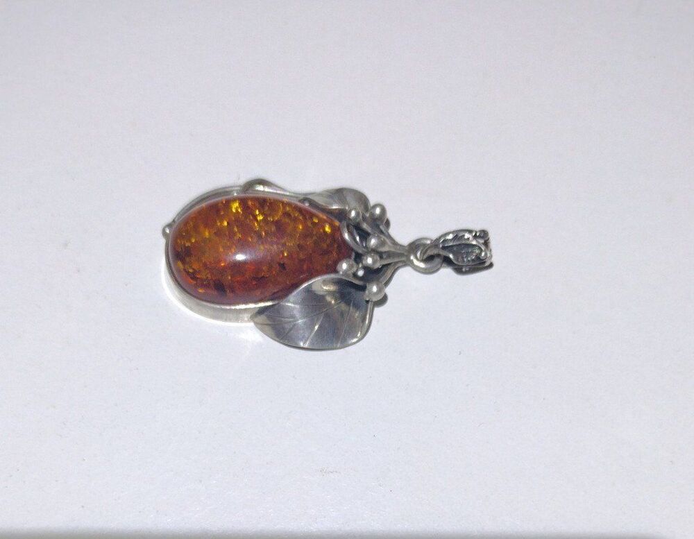 Beautiful Vintage Sterling Silver Amber Pendant - Delicate Vine Detailing - Picture 6 of 11